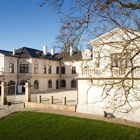 Hotel Zamek Wichterle - A Pivni Lazne