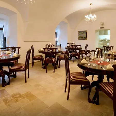 Zámek Wichterle - A Pivní Lázně 4* Slavicin