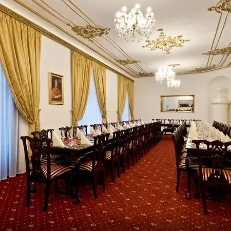 Hotel Zámek Wichterle - A Pivní Lázně 4*