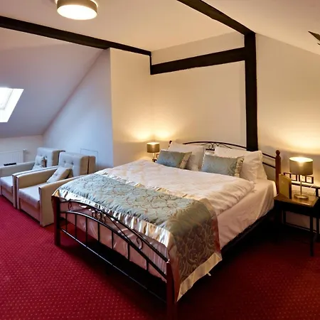 Hotel Zamek Wichterle - A Pivni Lazne Slavicin
