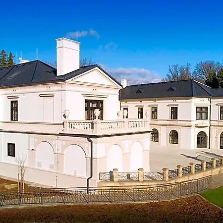 Zamek Wichterle - A Pivni Lazne Hotel 4*