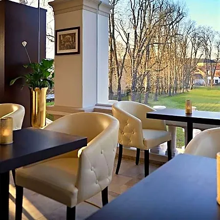 Hotel Zamek Wichterle - A Pivni Lazne 4*
